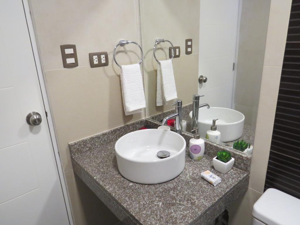 Spacious In Miraflores Apartment Lima